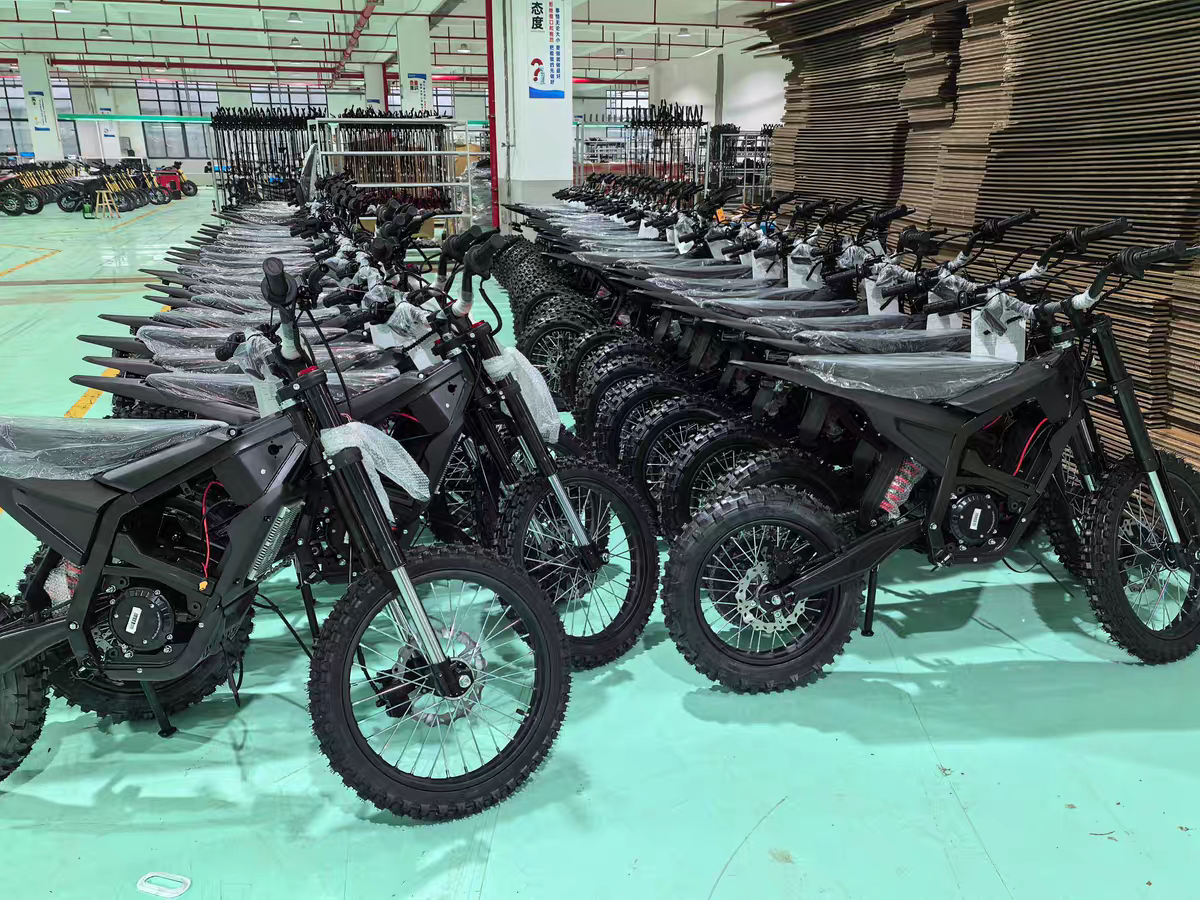 Factory supplyOff-road mountain bike Electric motorcycle Lithium-ion racing car M5 M7 M9 Apollo kugoo