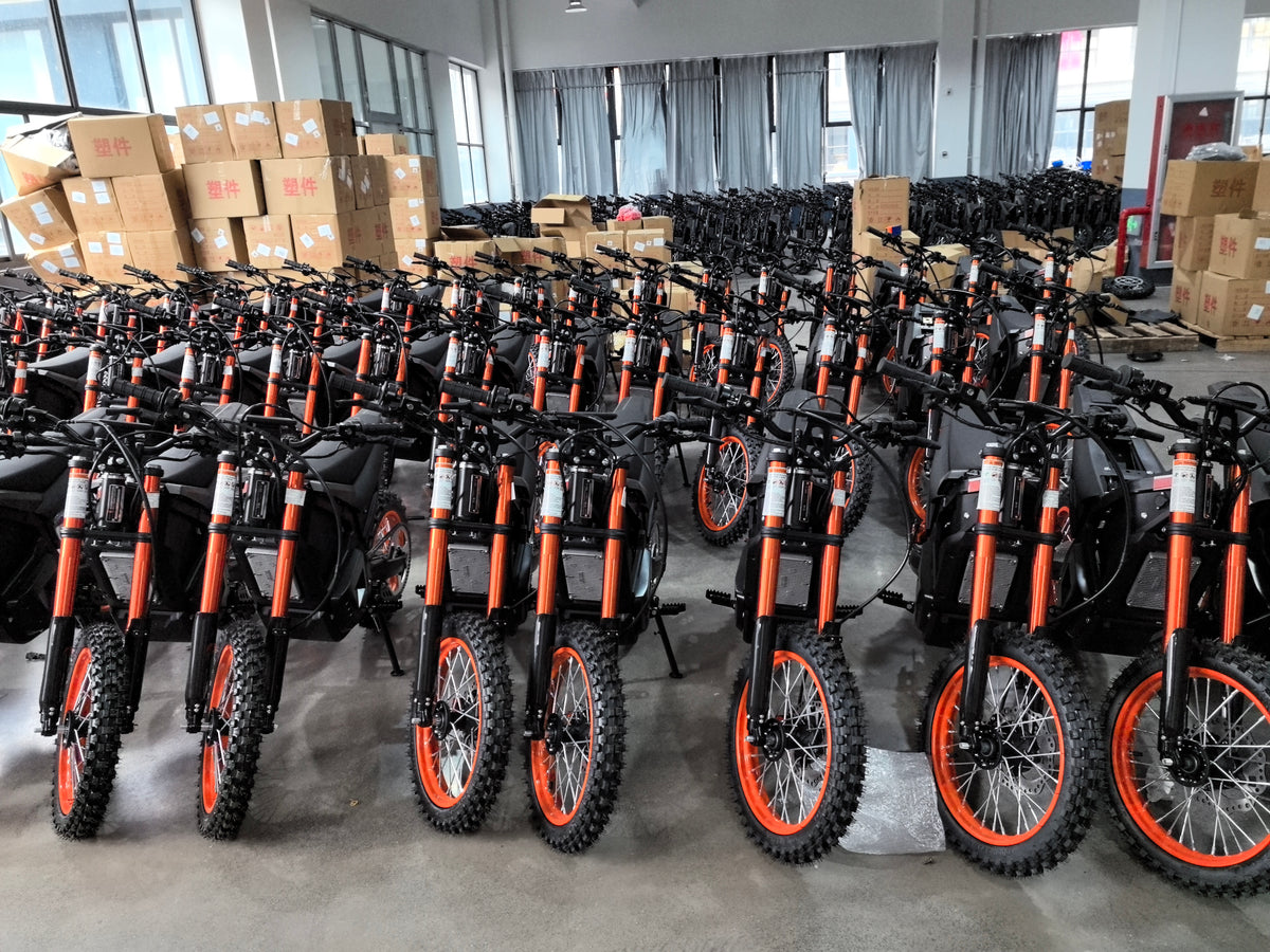 VankeHui，Factory electric vehicles, global supply，two-wheel electric motorcycles, 48V 3000W 20.8AH，Electric mobility scooter, unisex electric vehicle, long range, front and rear oil disc brakes