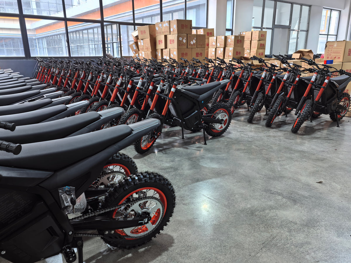 VankeHui，Factory electric vehicles, global supply，two-wheel electric motorcycles, 48V 3000W 20.8AH，Electric mobility scooter, unisex electric vehicle, long range, front and rear oil disc brakes